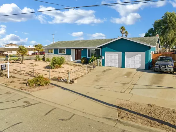 Marina, CA 93933,485 Forest CIR