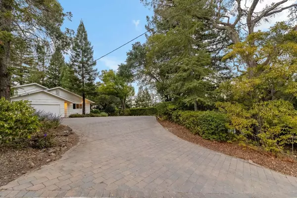 8 Oakhill DR, Woodside, CA 94062