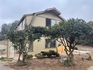 18040 Cunha LN, Salinas, CA 93907