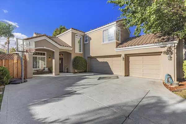 951 White Cloud DR, Morgan Hill, CA 95037