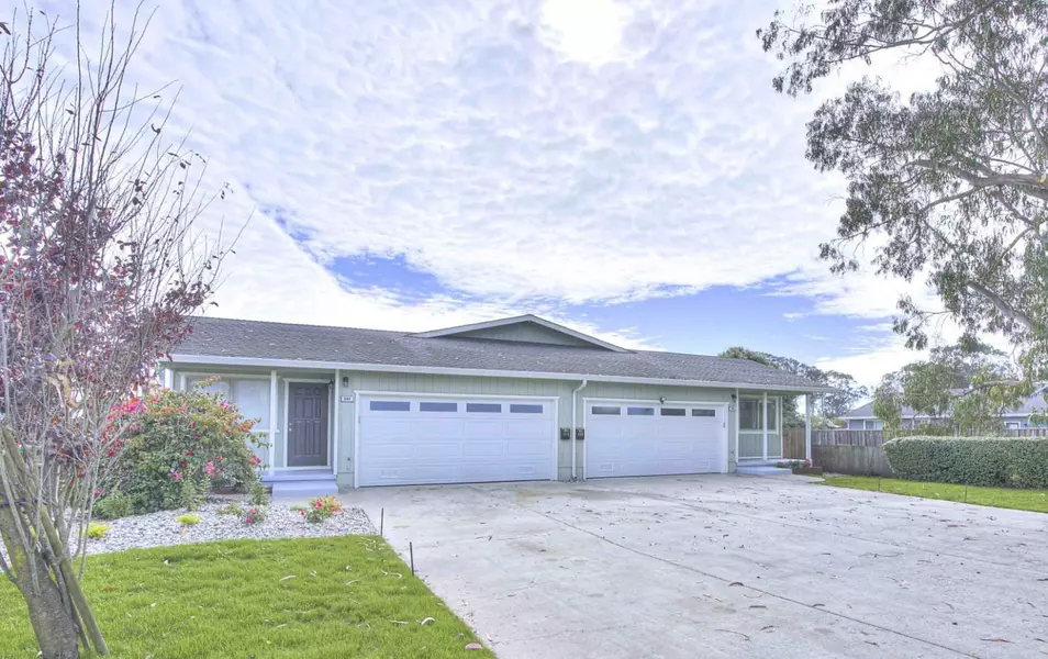 638 Metzgar ST, Half Moon Bay, CA 94019