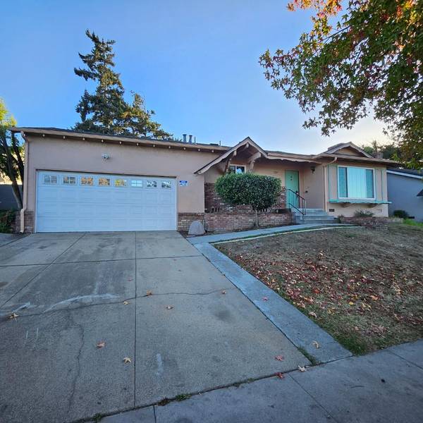 229 Iris DR, Salinas, CA 93906