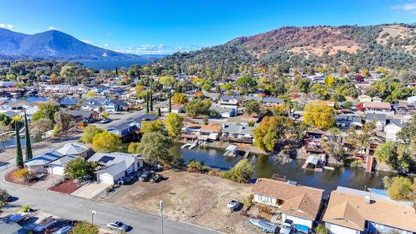 601 Bass LN, Clearlake Oaks, CA 95423