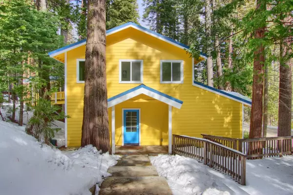 1144 Railroad LN, Fish Camp, CA 93623