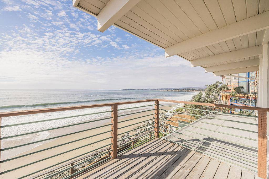 Santa Cruz, CA 95062,22818 E Cliff DR