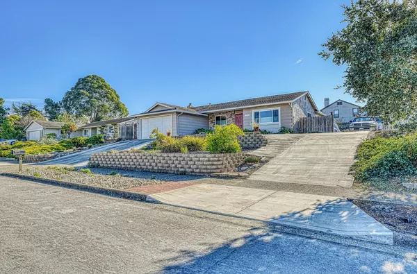 9760 Arrowleaf TRL, Salinas, CA 93907