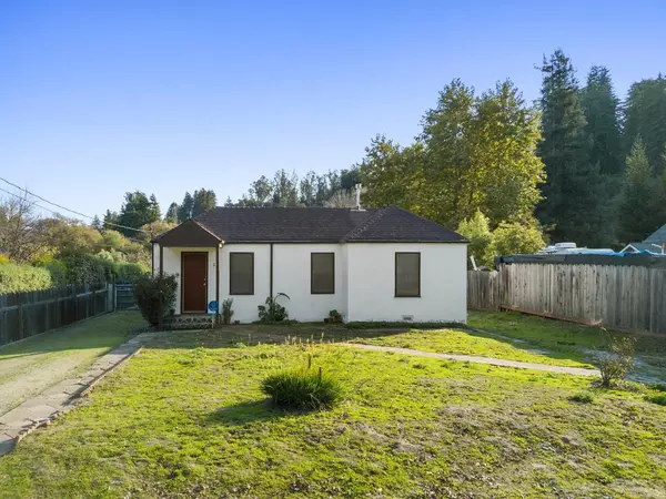 17 White RD, Watsonville, CA 95076