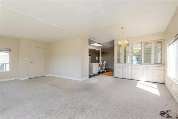 Half Moon Bay, CA 94019,52 Oceanview AVE 52