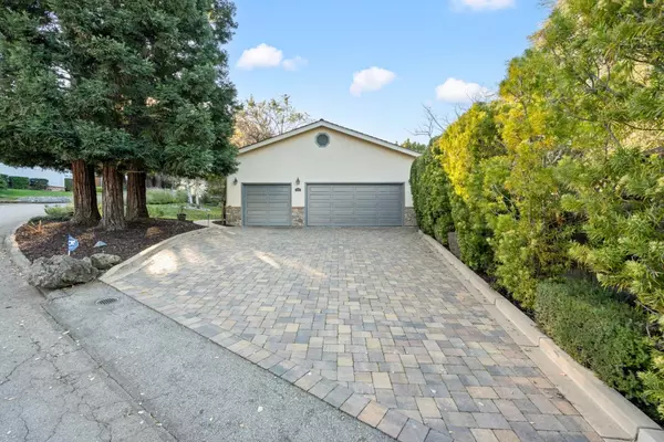 San Carlos, CA 94070,20 Cobblestone LN