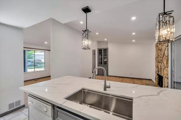 Modesto, CA 95355,1421 Hillmont AVE