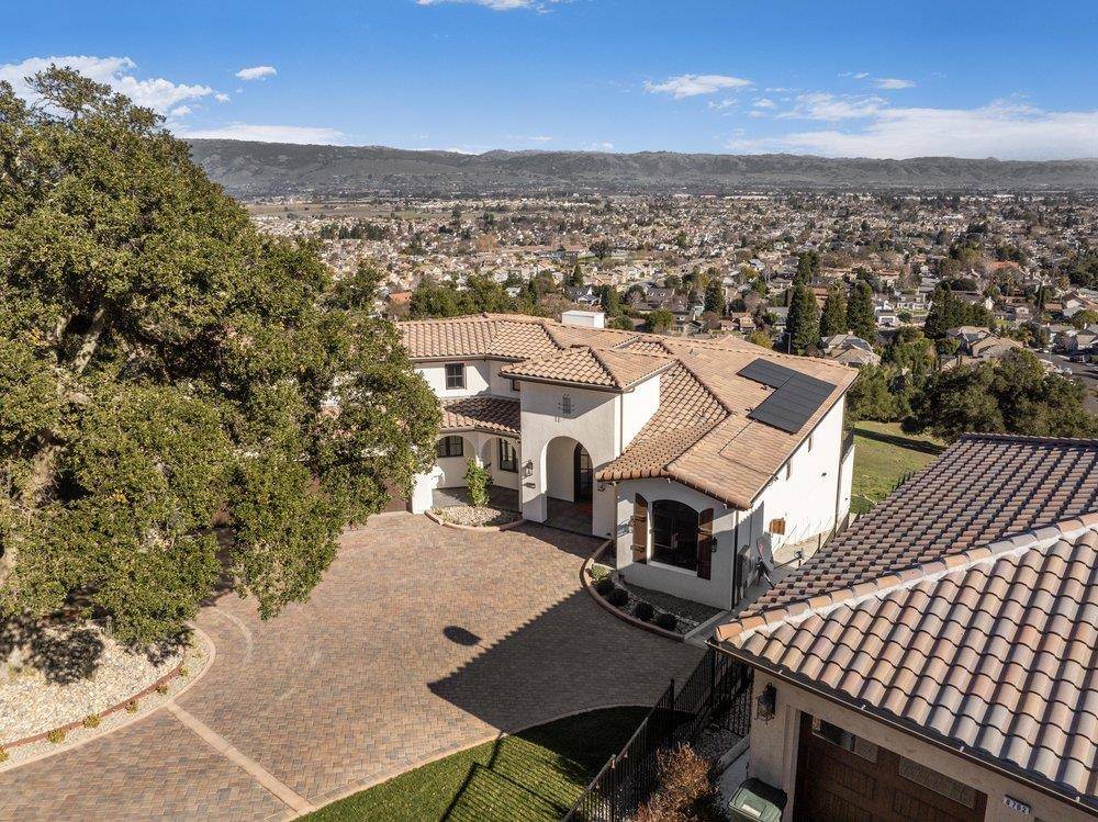 Gilroy, CA 95020,8772 Foxglove CT