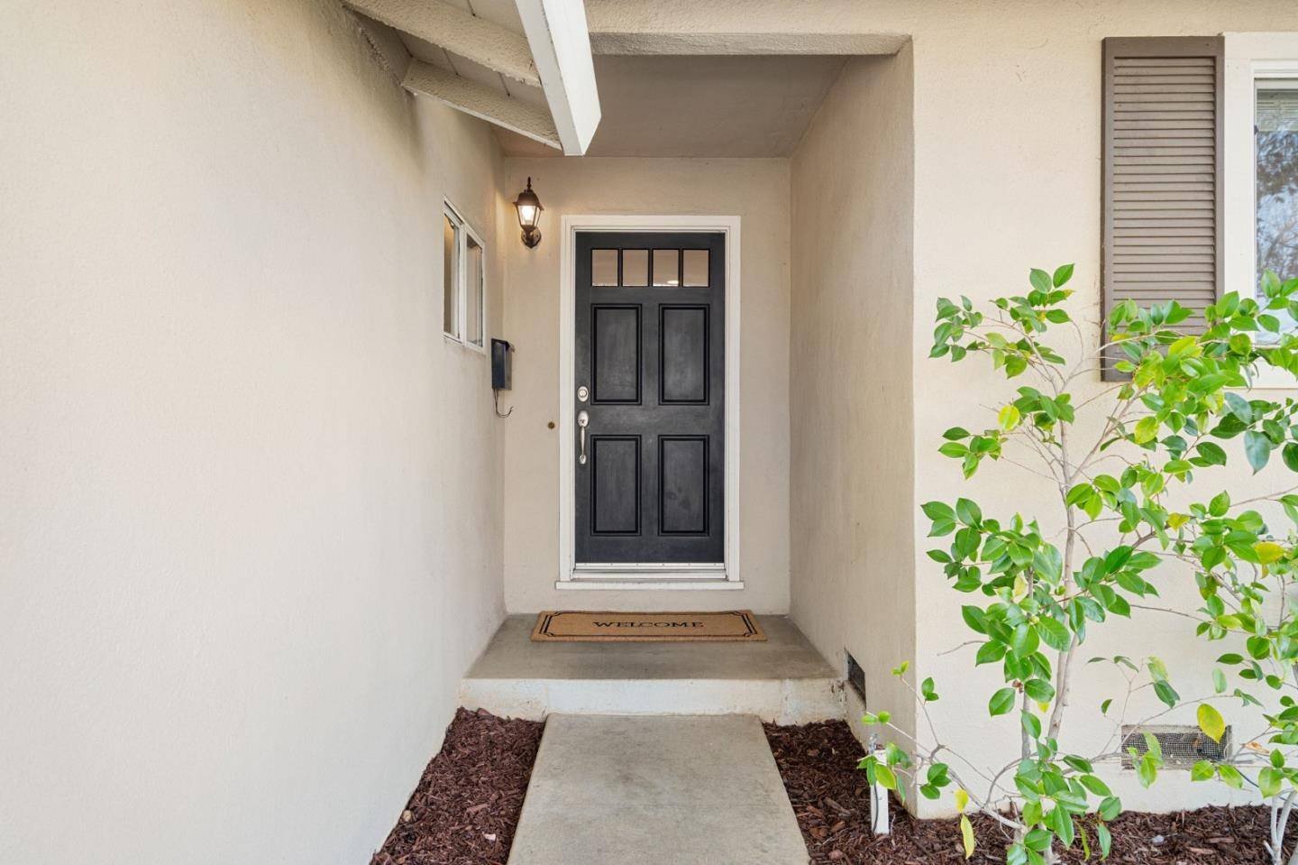 Los Gatos, CA 95032,115 Lester LN