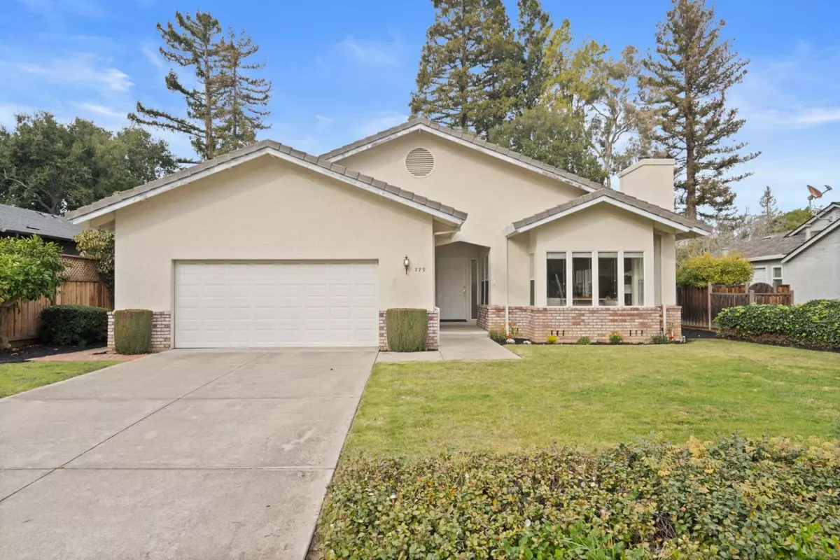 Los Altos, CA 94024,779 Edge LN