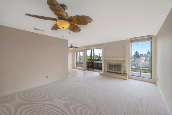 Foster City, CA 94404,820 Sea Spray LN 206
