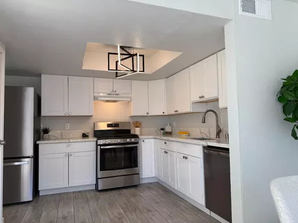 Half Moon Bay, CA 94019,1040 Arnold WAY