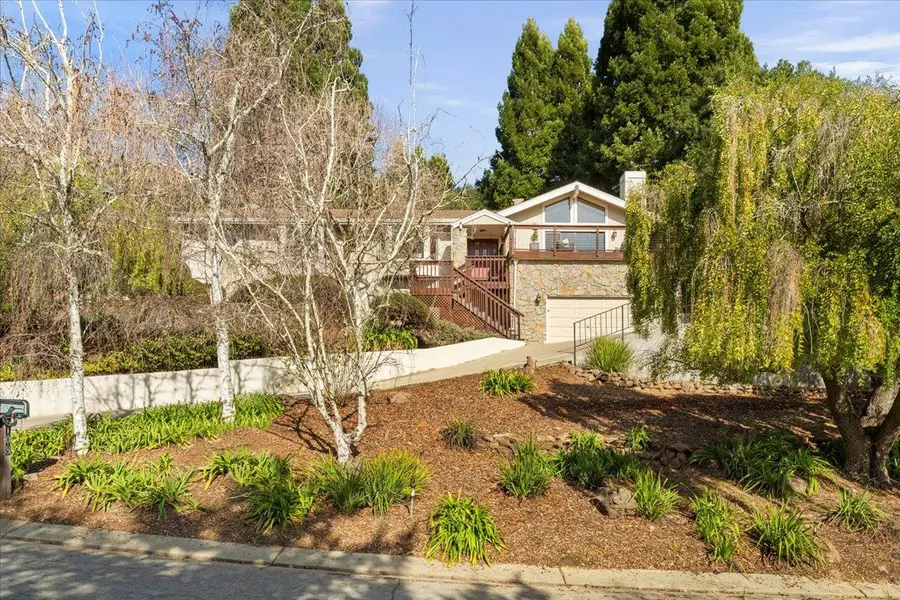 108 Lucia LN, Scotts Valley, CA 95066