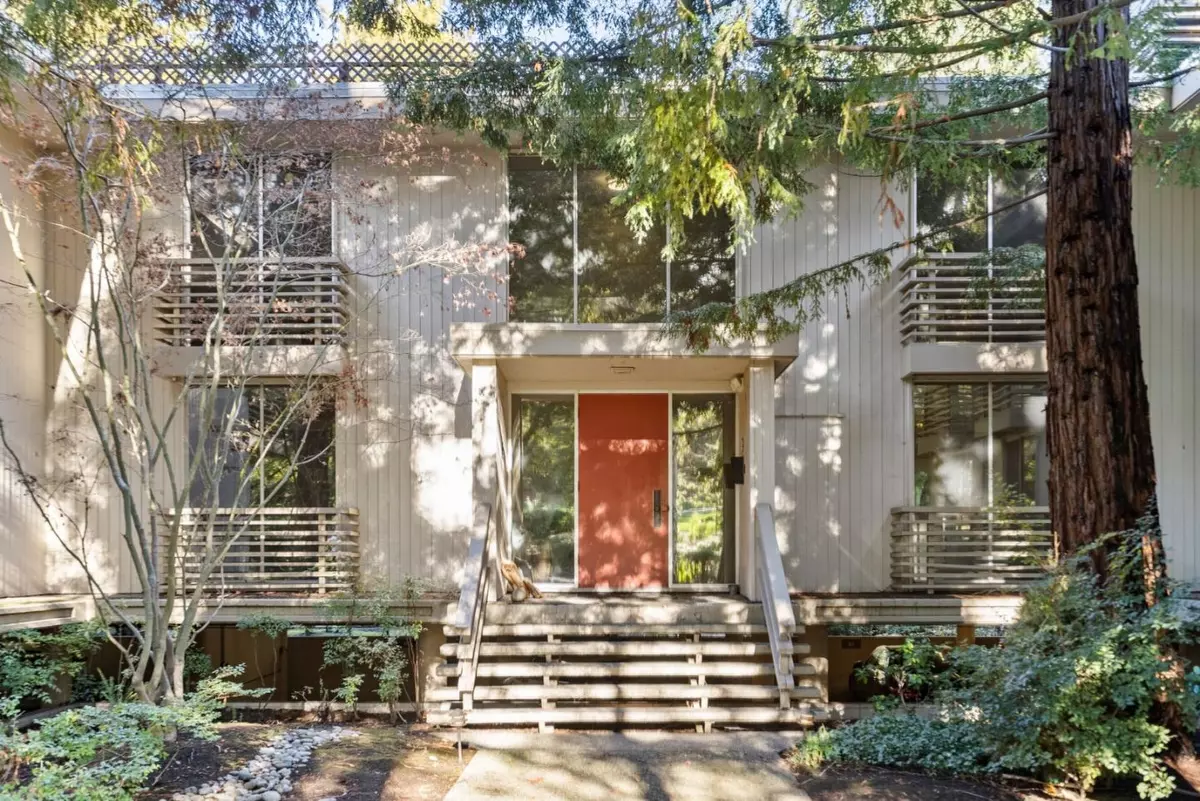 Menlo Park, CA 94025,1100 Sharon Park DR 26
