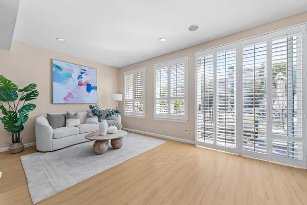 Redwood City, CA 94065,856 Lakeshore DR