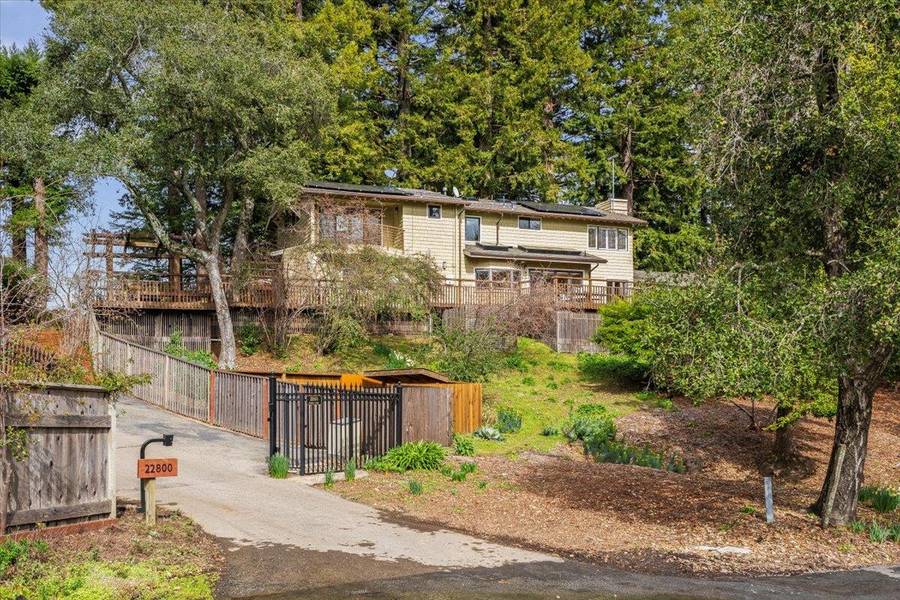 22800 Midpine CT, Los Gatos, CA 95033