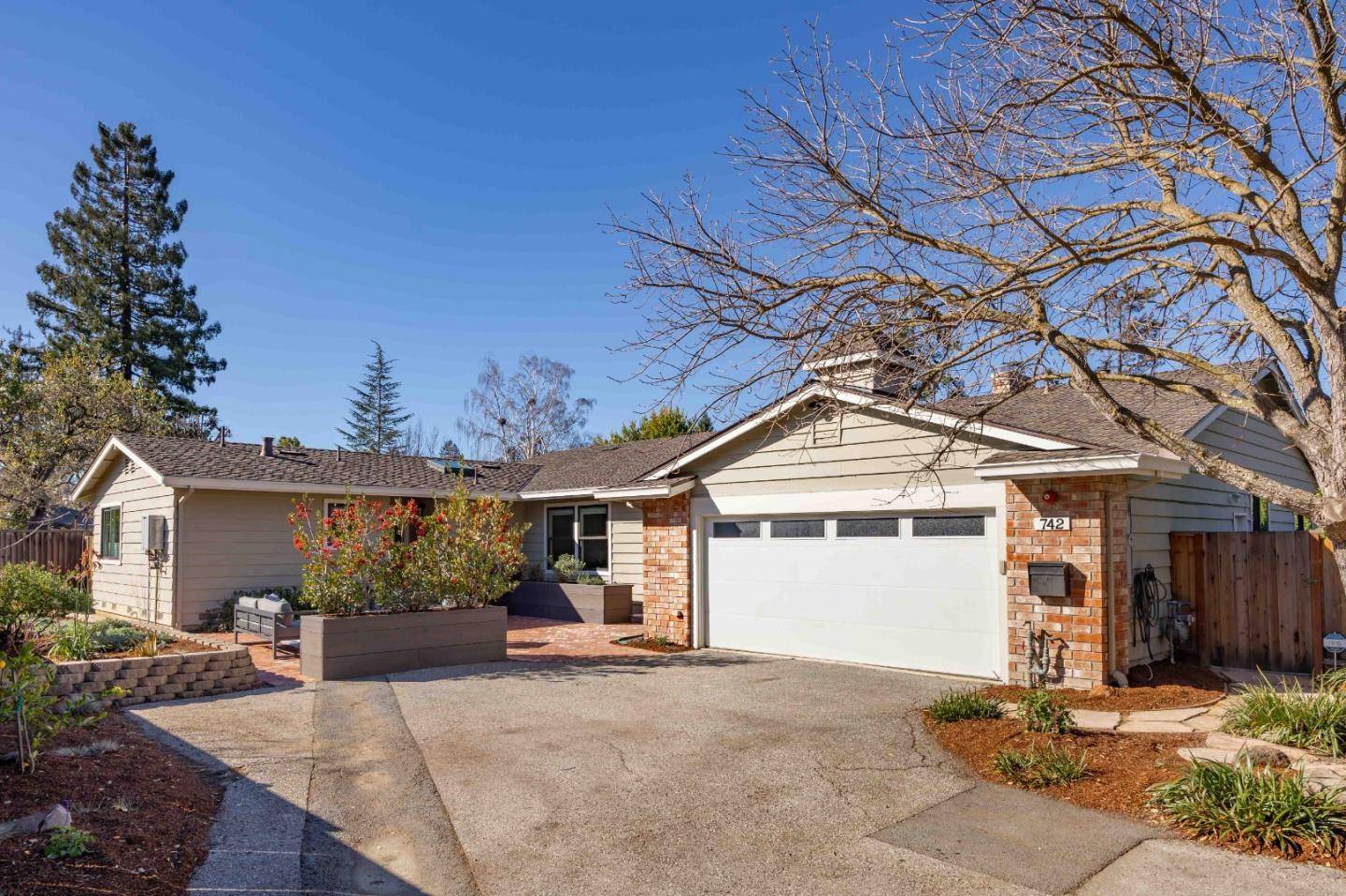 742 La Para AVE, Palo Alto, CA 94306