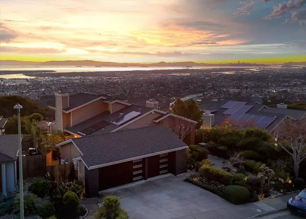 Oakland, CA 94619,6061 Ridgemont DR