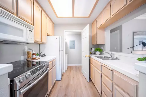 San Jose, CA 95123,5936 Eastman Lake DR