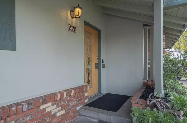 Salinas, CA 93901,226 Encinada DR