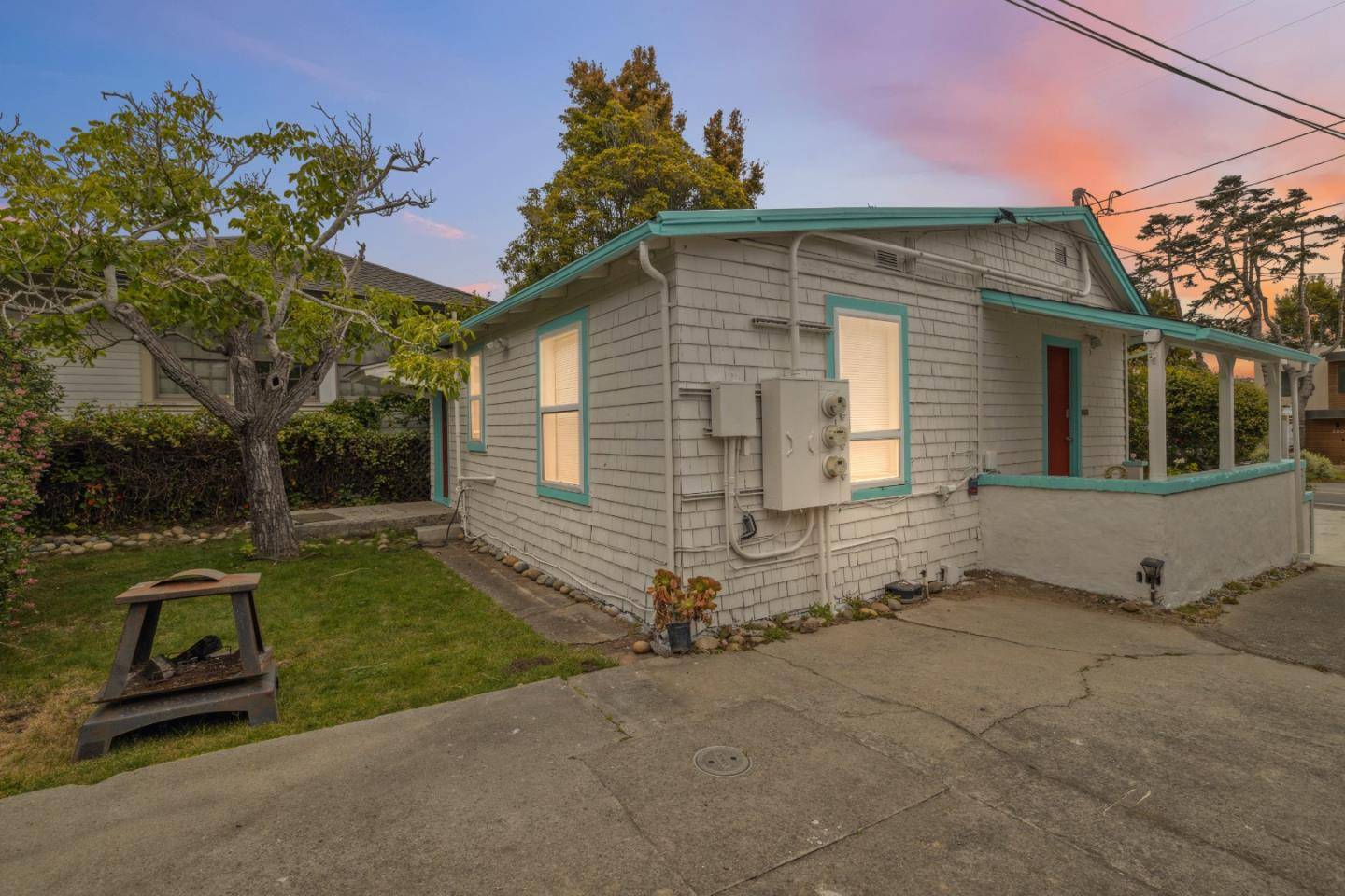 399 13th AVE, Santa Cruz, CA 95062