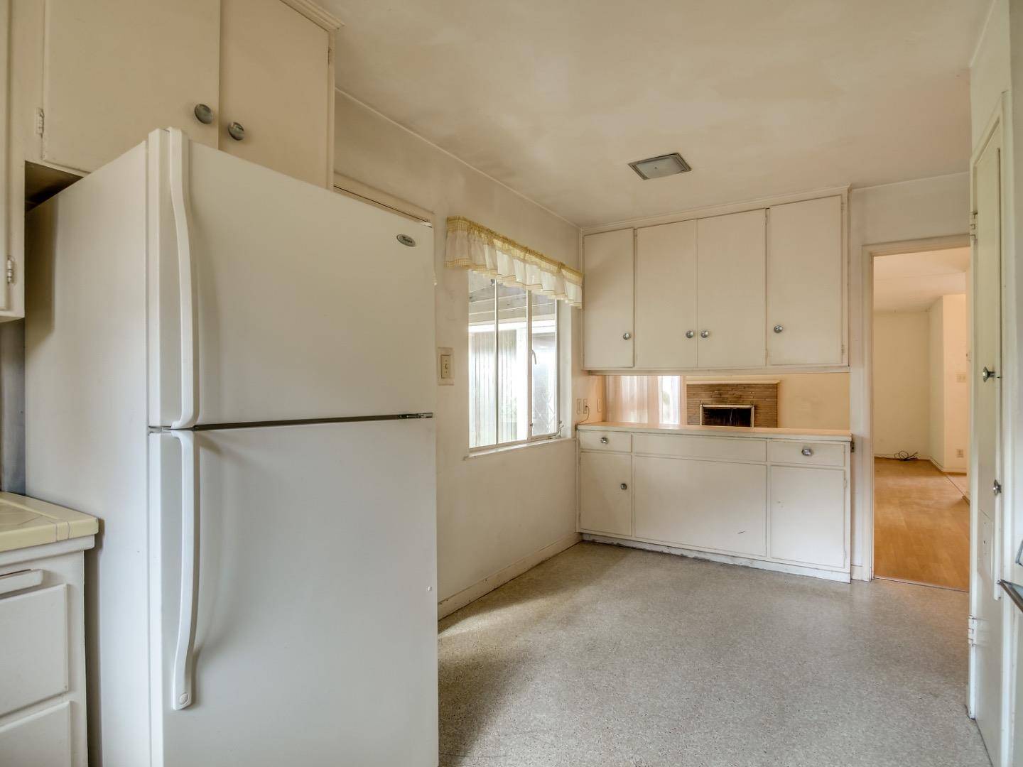 Palo Alto, CA 94301,2590 Emerson ST