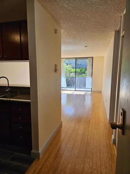 7108 Shelter Creek LN, San Bruno, CA 94066