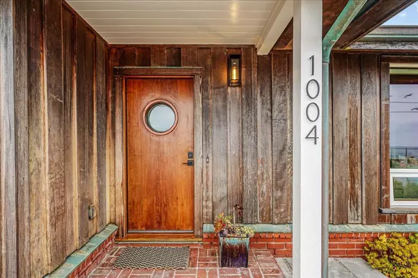 Santa Cruz, CA 95060,1004 W Cliff DR
