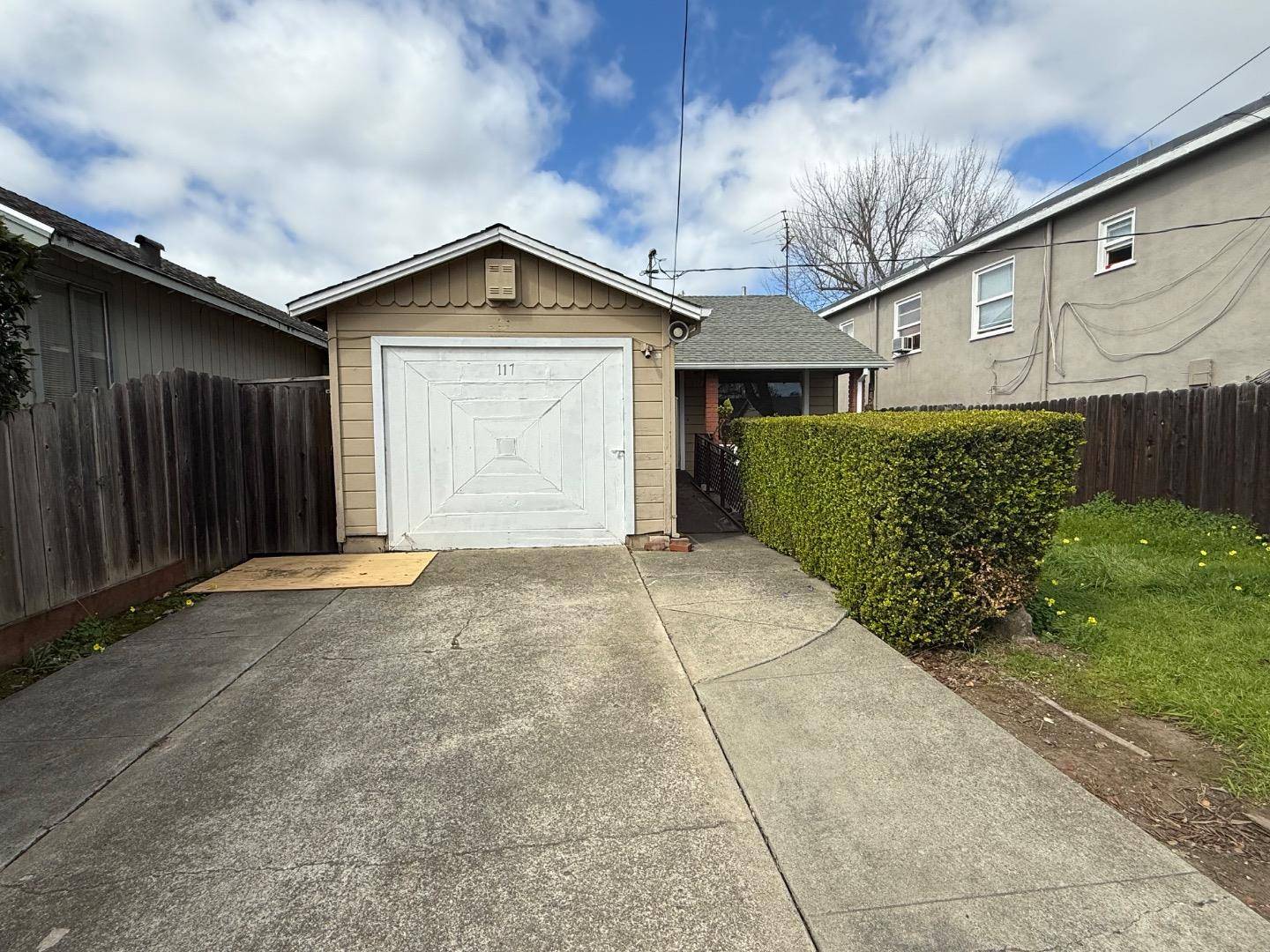 Redwood City, CA 94063,117 Dumbarton