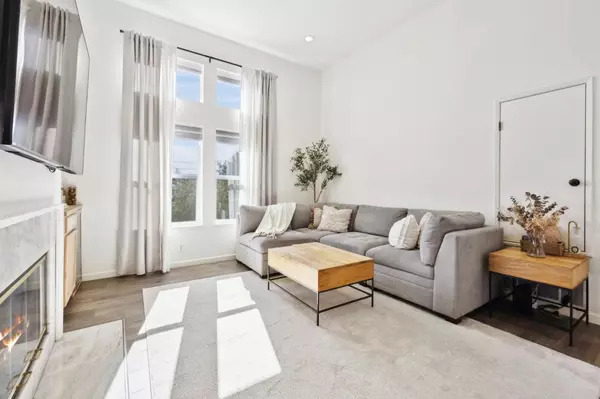 San Mateo, CA 94401,617 Woodside WAY F