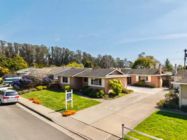 948 Kennedy DR, Capitola, CA 95010