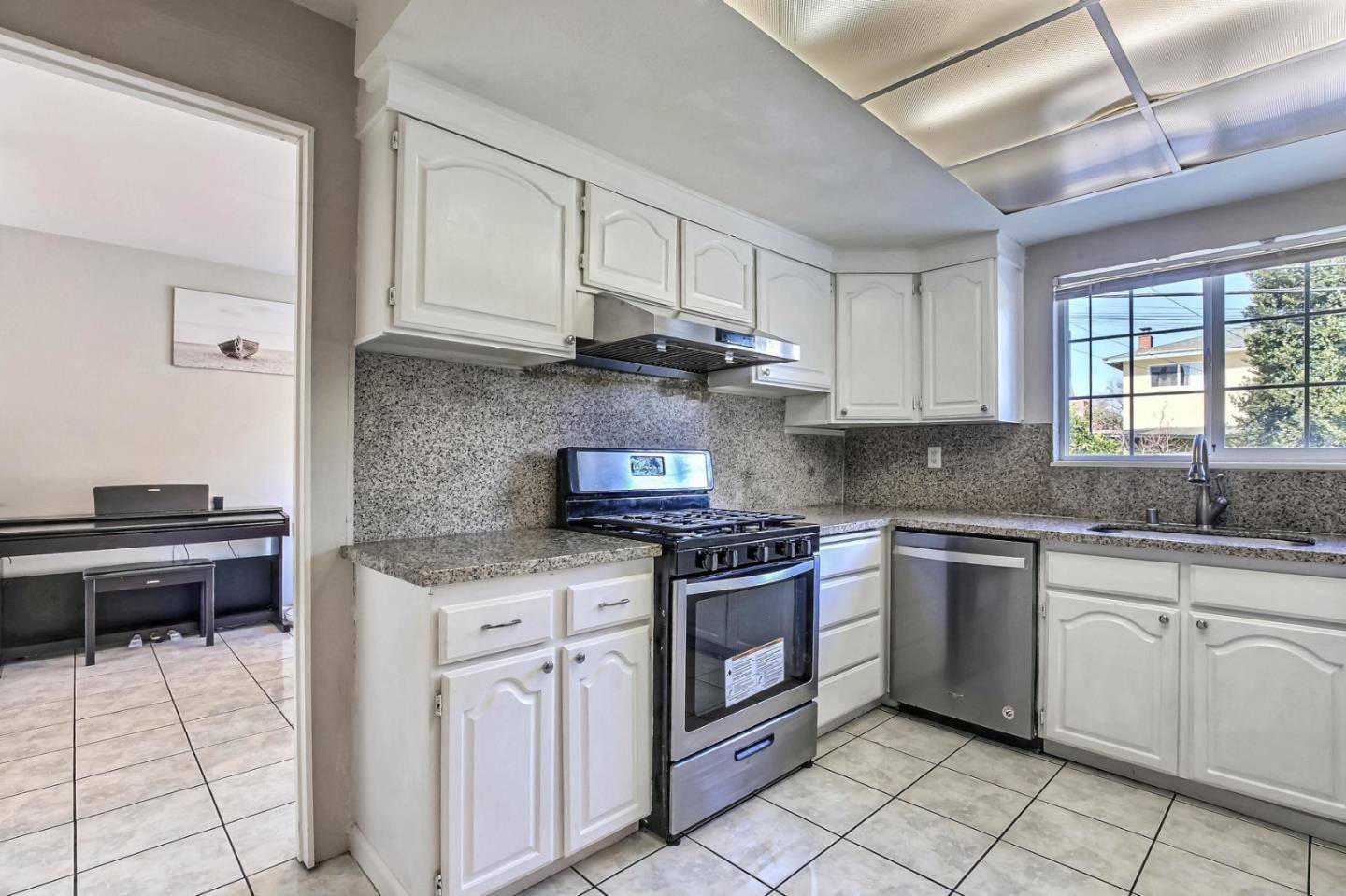 Milpitas, CA 95035,1735 Shenandoah AVE