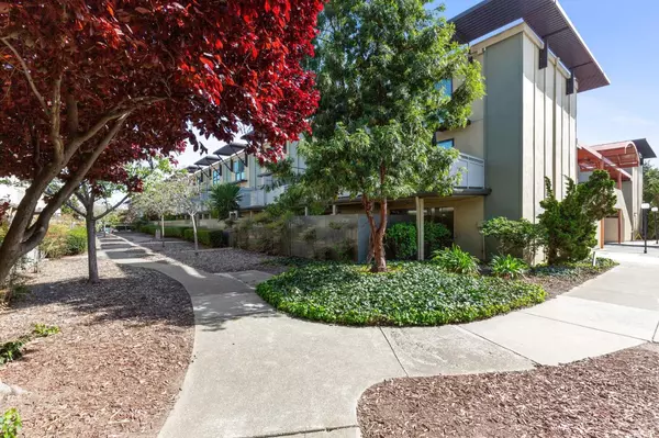 Foster City, CA 94404,3213 Admiralty LN