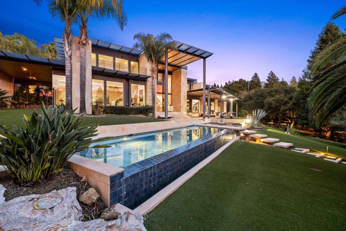 Los Altos Hills, CA 94022