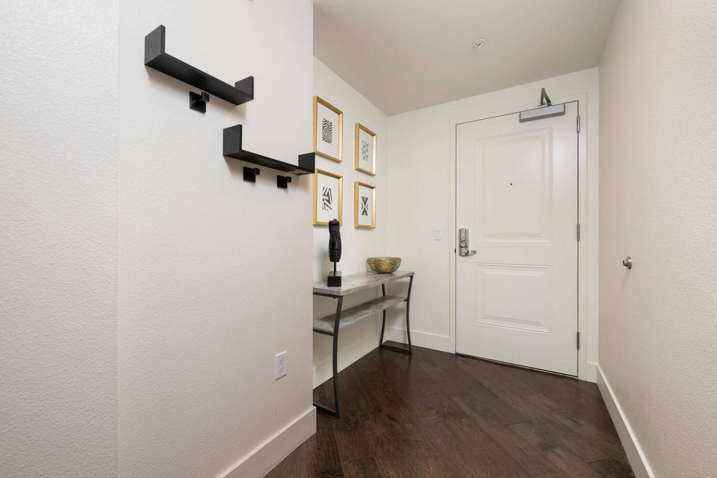San Carlos, CA 94070,657 Walnut ST 301