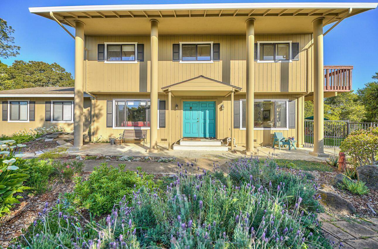 7571 Via Guiseppe LN, Salinas, CA 93907