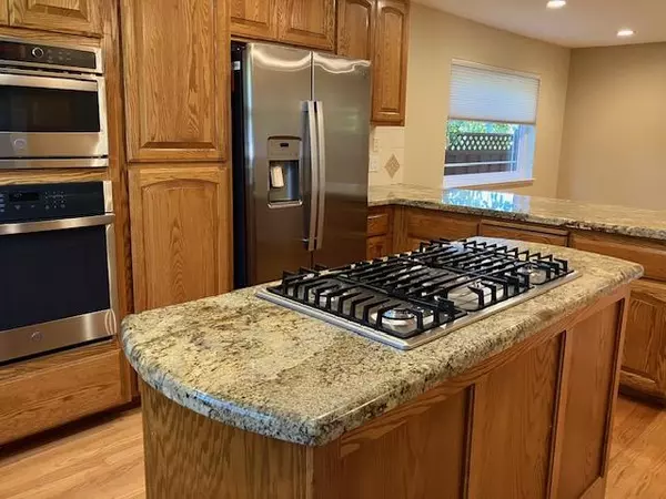 San Carlos, CA 94070,5 Maple WAY