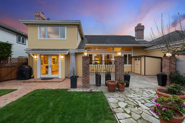 Half Moon Bay, CA 94019,430 Burning Tree CT