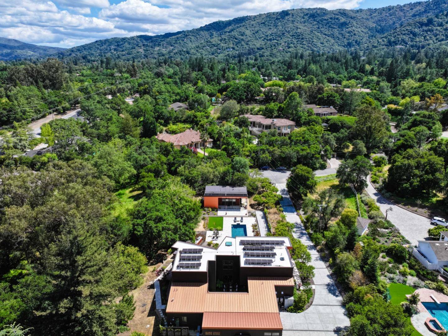 Saratoga, CA 95070,14835 Baranga LN