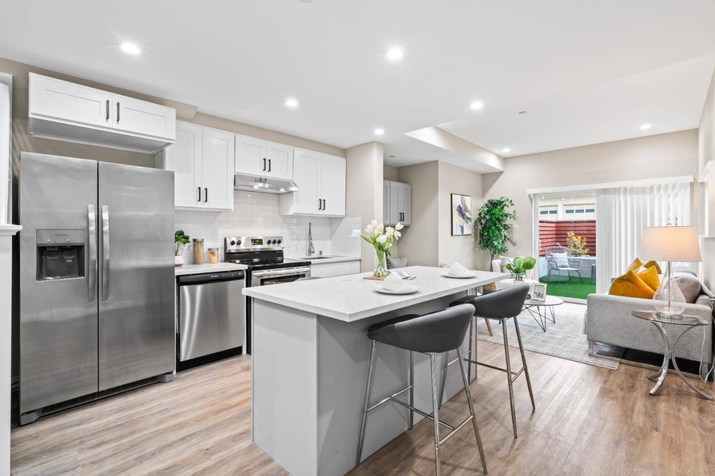 South San Francisco, CA 94080,645 Baden AVE 5