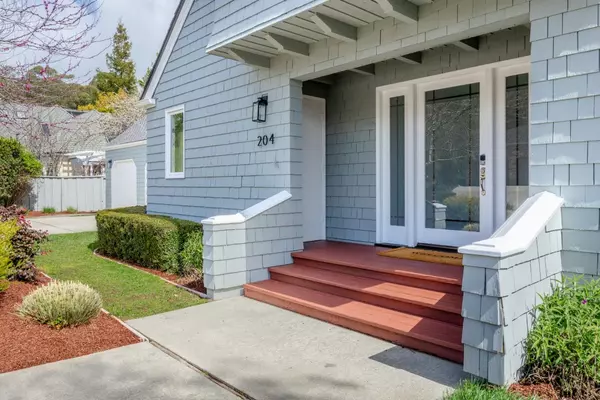 Santa Cruz, CA 95060,204 Ravenswood CT