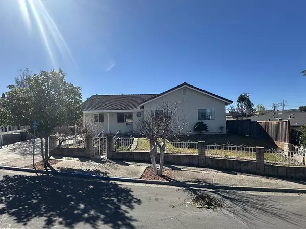 511 Hobie LN, San Jose, CA 95127