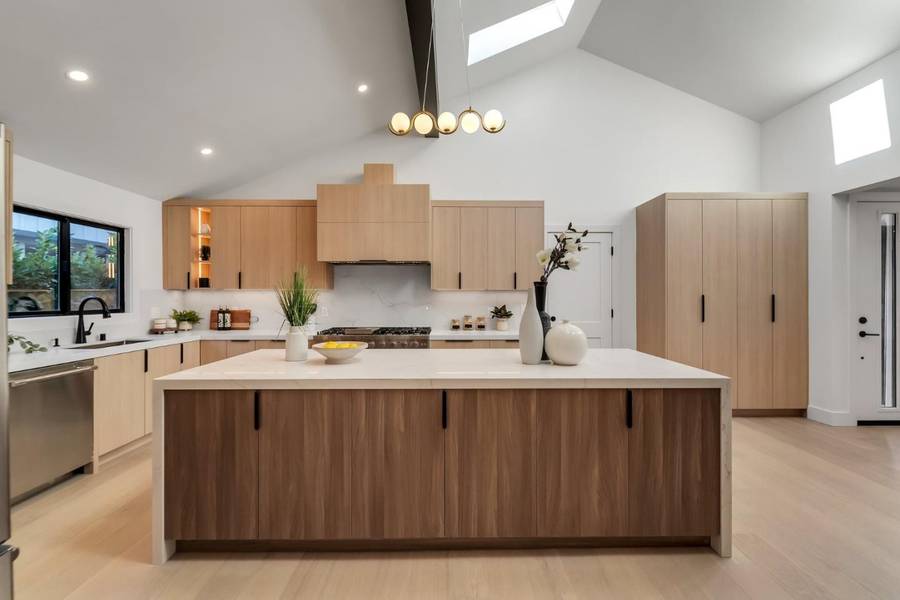 2071 Oakley AVE, Menlo Park, CA 94025