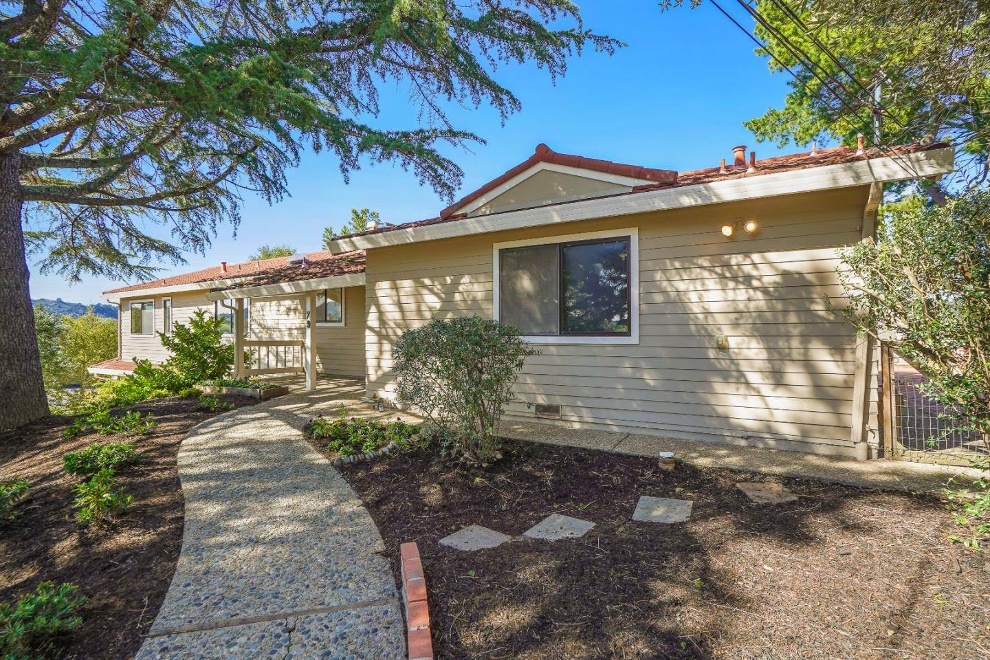 Orinda, CA 94563,79 Muth DR