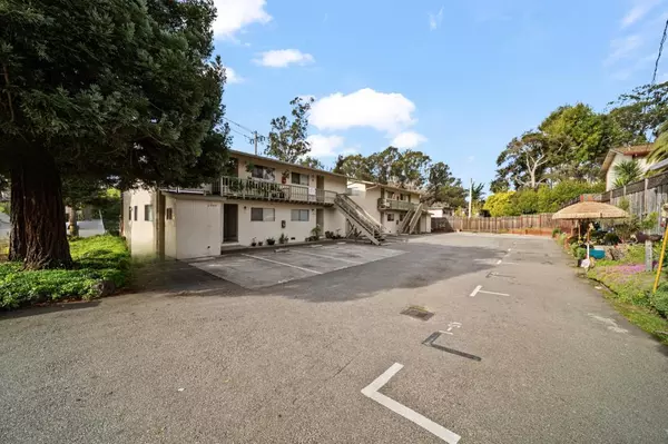 Santa Cruz, CA 95062,2935- 2945 Capitola RD