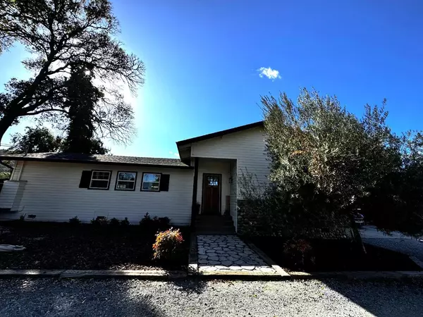 975 Llagas RD, Morgan Hill, CA 95037