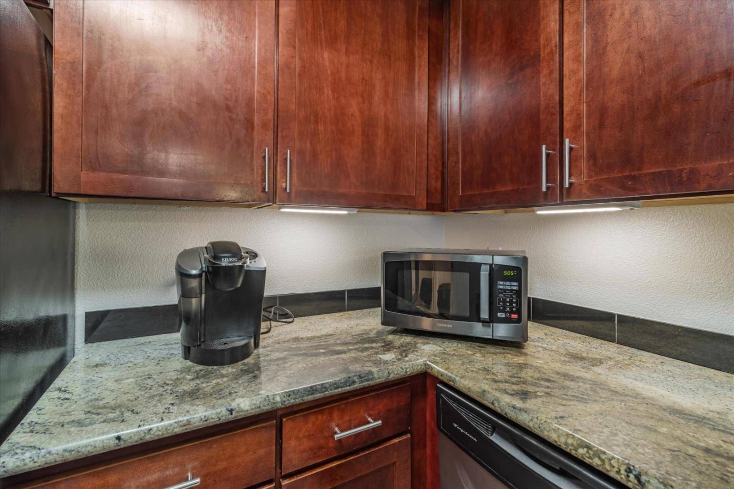 Hayward, CA 94541,1315 A ST 213